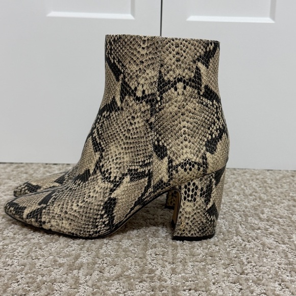 Sam Edelman Snakeskin Block Heel Ankle Boots 9.5 Pointed Toe Chic Fall - Picture 2 of 10